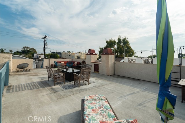 305 Ardmore Avenue, Hermosa Beach, California 90254, 3 Bedrooms Bedrooms, ,3 BathroomsBathrooms,Residential,Sold,Ardmore,SB21193748