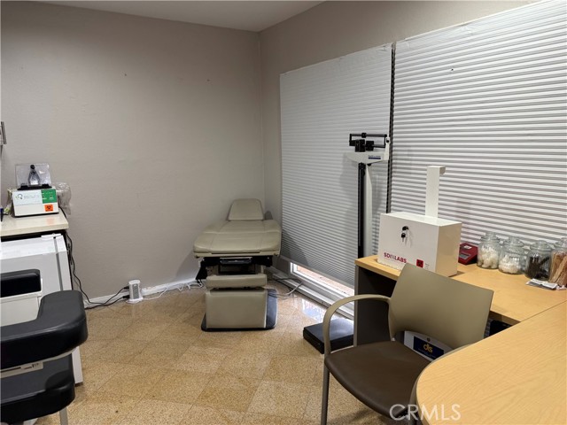 726 S Main, Santa Ana CA: https://media.crmls.org/medias/5ba1e2c1-c52b-4218-93e7-fd30206b2c47.jpg