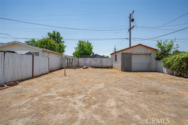 1715 Cherry Street, Bakersfield CA: https://media.crmls.org/medias/5ba3596a-d0de-4cde-9158-6b9f54b11d8d.jpg