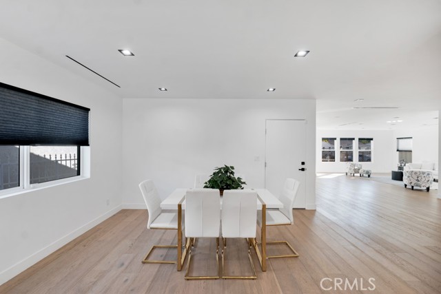 Detail Gallery Image 15 of 54 For 4941 Hesperia Ave, Encino,  CA 91316 - 5 Beds | 4 Baths