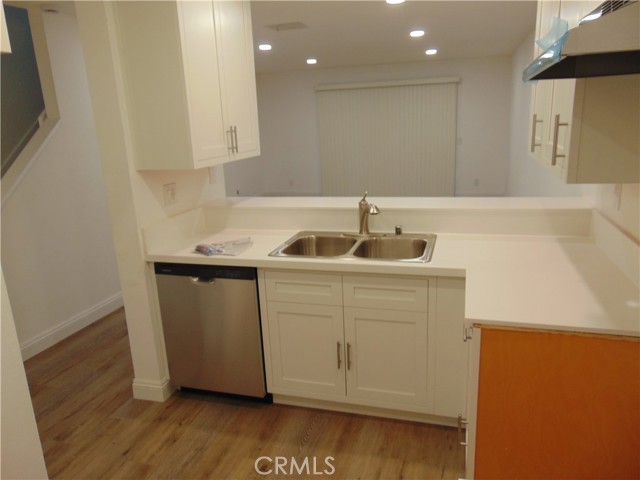 Detail Gallery Image 6 of 18 For 110 Tangelo, Irvine,  CA 92618 - 2 Beds | 1/1 Baths