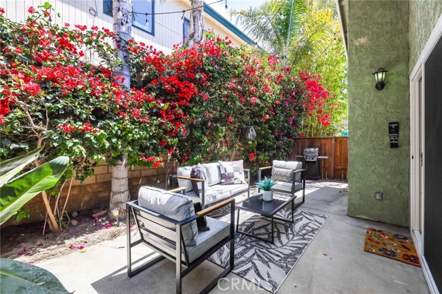 715 Oceanhill Drive, Huntington Beach CA: https://media.crmls.org/medias/5ba3ed00-90b1-448c-ac87-119368c1b4ec.jpg