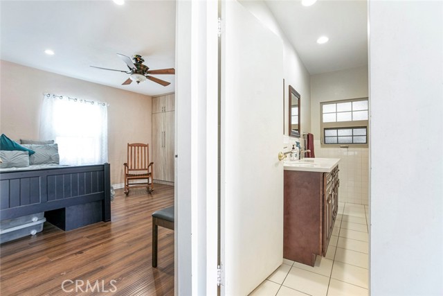 533 Hawthorne Street, Glendale CA: https://media.crmls.org/medias/5ba421ab-0944-4de8-9378-e9376ea52164.jpg