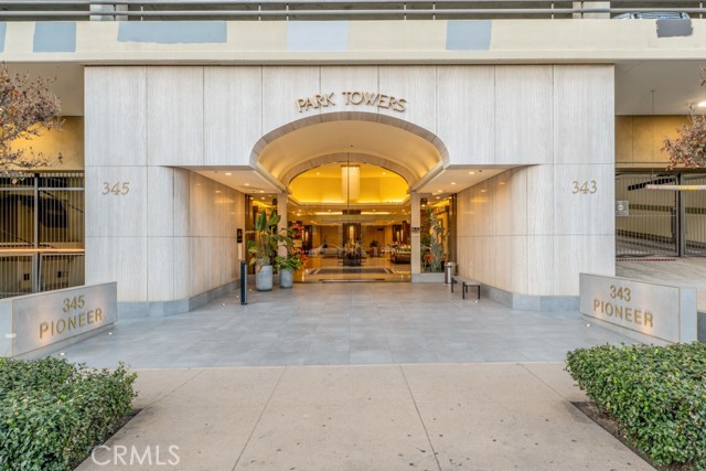 Detail Gallery Image 1 of 47 For 345 Pioneer Dr #601,  Glendale,  CA 91203 - 2 Beds | 2 Baths
