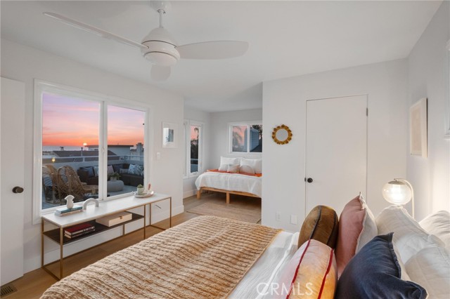927 6th Street, Hermosa Beach, California 90254, 4 Bedrooms Bedrooms, ,3 BathroomsBathrooms,Residential,Sold,6th,SB25193988