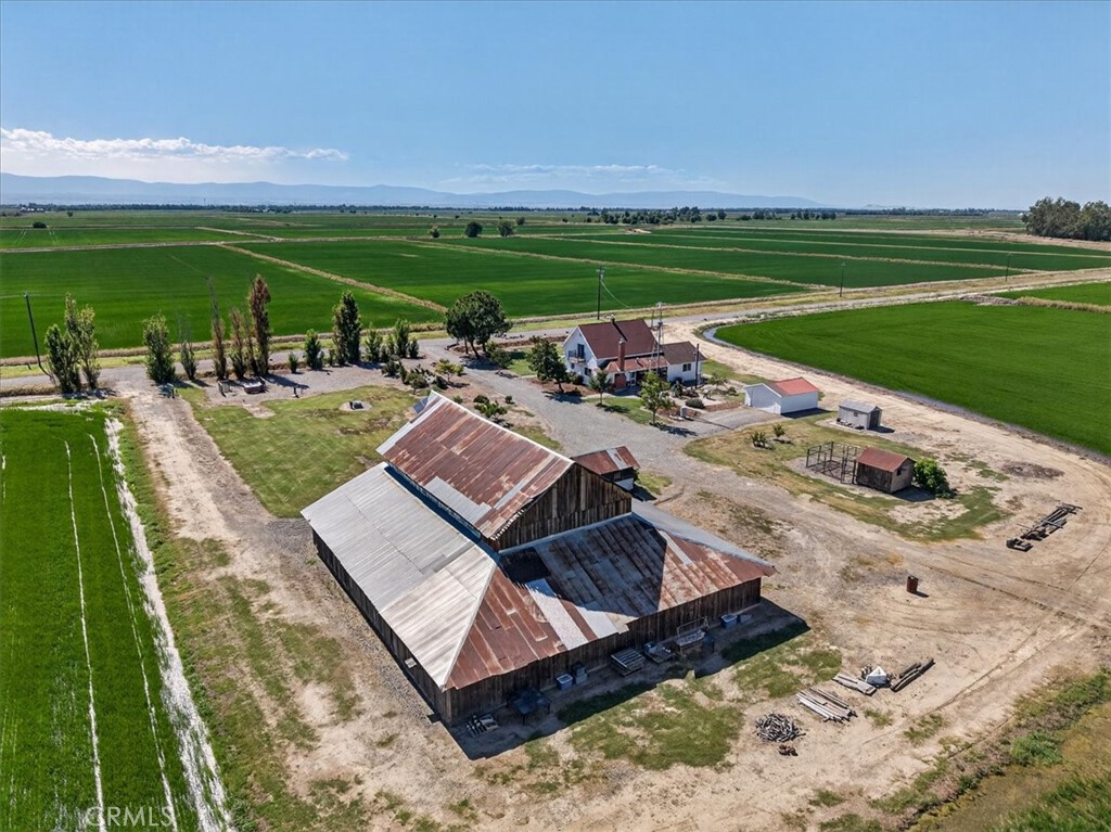 https://media.crmls.org/medias/5ba548bf-e84b-4504-9459-276e0a6506bf.jpg?preset=X-Large