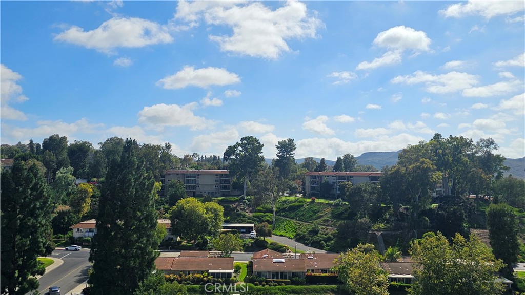 https://media.crmls.org/medias/5ba58e74-607a-4a2d-8981-cab2469d49c5.jpg?preset=X-Large