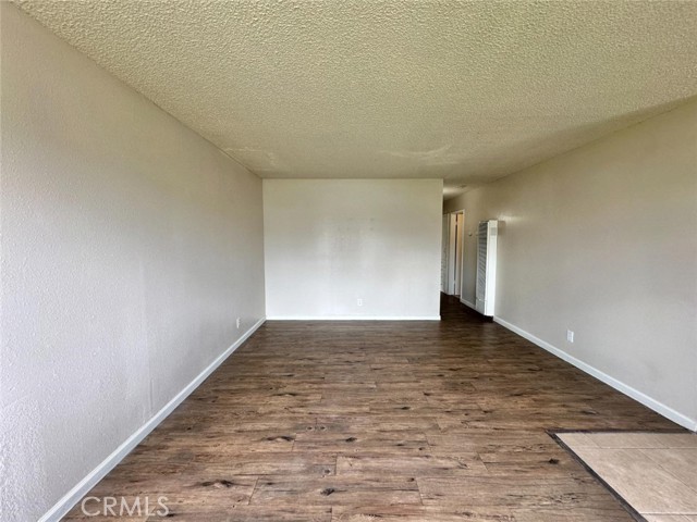 Detail Gallery Image 5 of 18 For 3345 N Miami Ave, Fresno,  CA 93727 - 3 Beds | 1 Baths