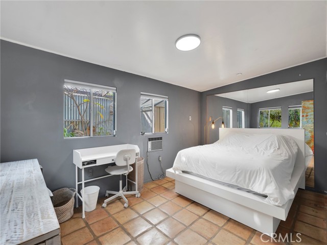6033 Fulcher photo 15