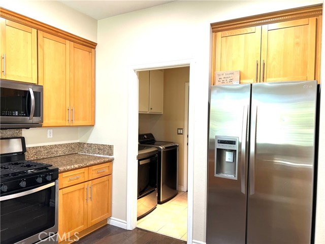 Detail Gallery Image 8 of 18 For 13609 Netto Ridge Ct, La Mirada,  CA 90638 - 3 Beds | 3 Baths