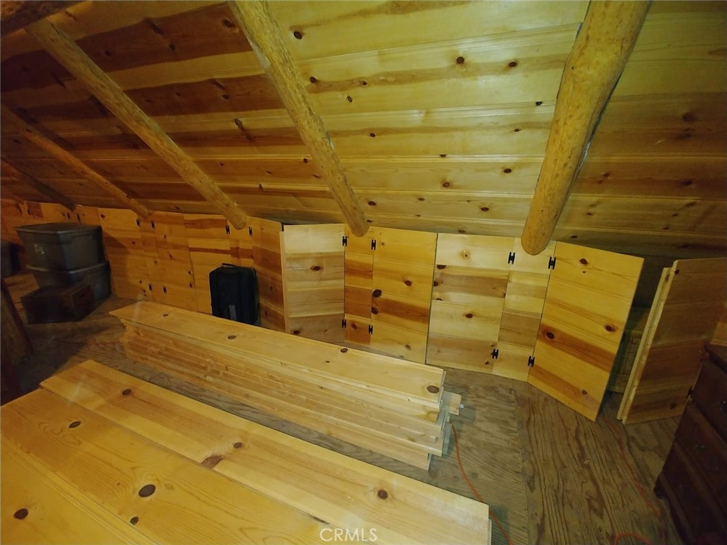 https://media.crmls.org/medias/5ba6c939-d16d-45f9-8036-5cd2d9a3a179.jpg?preset=X-Large