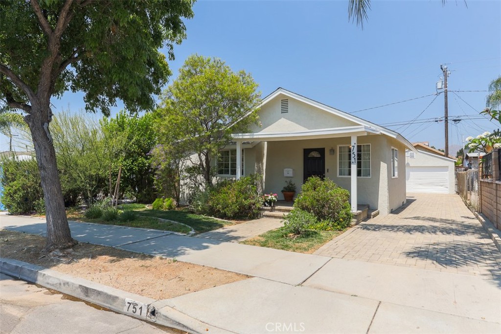 751 Harps Street