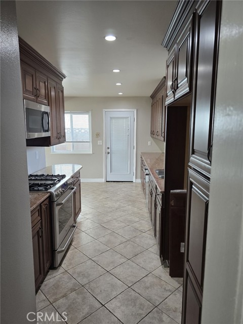 Detail Gallery Image 5 of 37 For 14131 Shirley St, Westminster,  CA 92683 - 4 Beds | 2 Baths