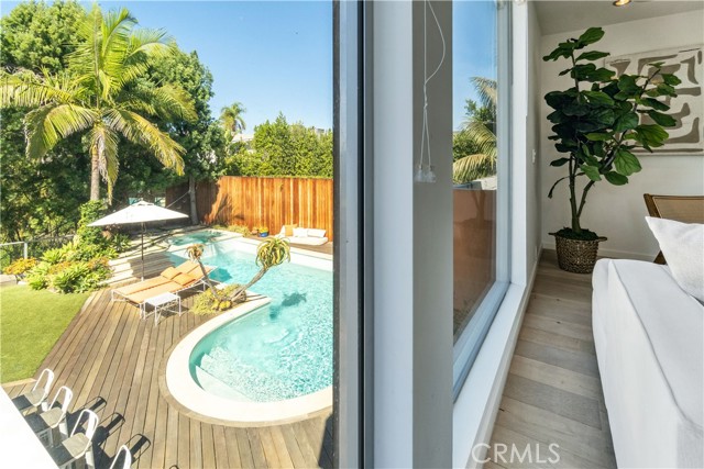 Detail Gallery Image 17 of 31 For 1619 Tower Grove, Beverly Hills,  CA 90210 - 4 Beds | 4/2 Baths