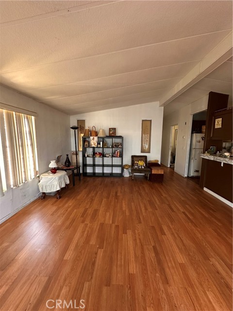 530 W Devonshire Avenue, Hemet CA: https://media.crmls.org/medias/5ba88802-6747-4135-8d5f-8862e5e289d5.jpg