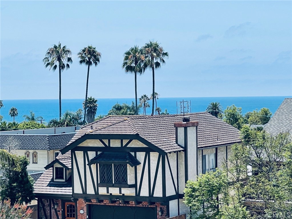 https://media.crmls.org/medias/5ba8cf1c-b880-4156-84a6-82267f9be643.jpg?preset=X-Large
