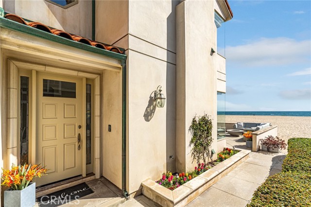Detail Gallery Image 39 of 47 For 6610 W Oceanfront, Newport Beach,  CA 92663 - 3 Beds | 3/1 Baths