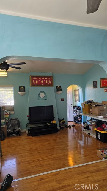3018 Gage Avenue, El Monte CA: https://media.crmls.org/medias/5baa5524-5742-4ee6-ac05-cf31f600a619.jpg