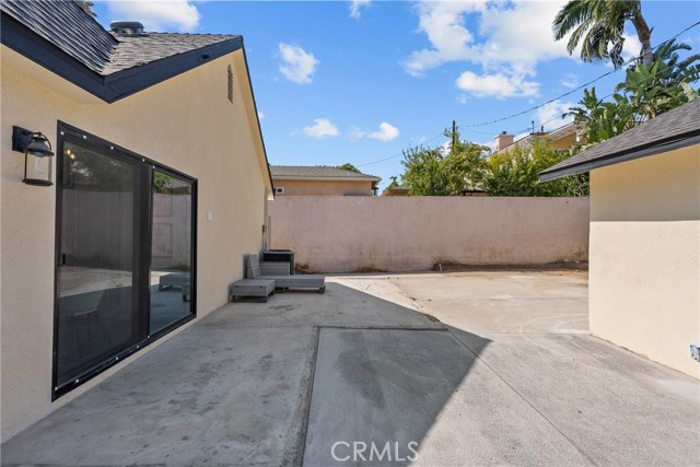 310 S Bel Aire Drive, Burbank CA: https://media.crmls.org/medias/5baa7c06-4a6a-4988-940a-7a1bd39b040d.jpg
