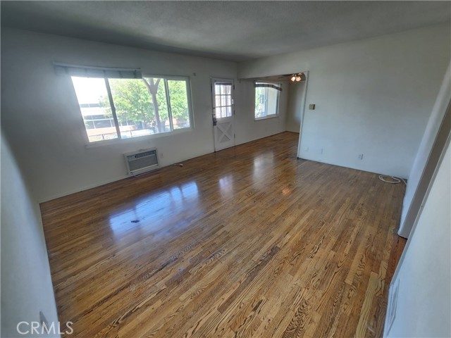 Detail Gallery Image 23 of 28 For 14229 1/2 Moorpark, Sherman Oaks,  CA 91423 - 2 Beds | 1 Baths