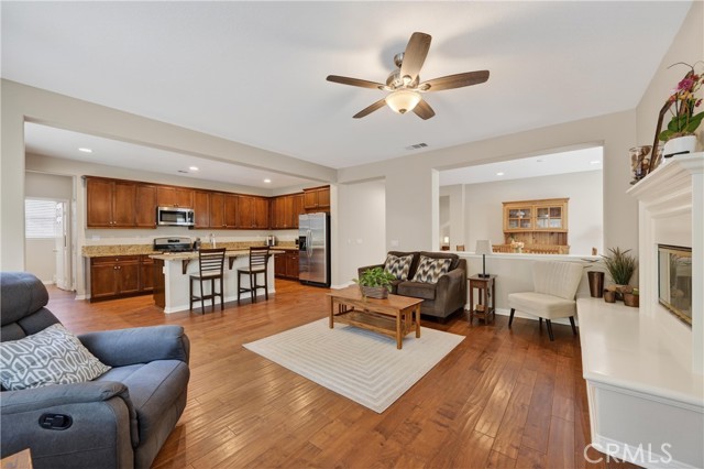 Detail Gallery Image 17 of 48 For 10798 Rosemary, Corona,  CA 92883 - 4 Beds | 3/1 Baths