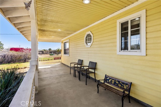 Detail Gallery Image 5 of 67 For 21725 Pinewood, Perris,  CA 92570 - 4 Beds | 3 Baths