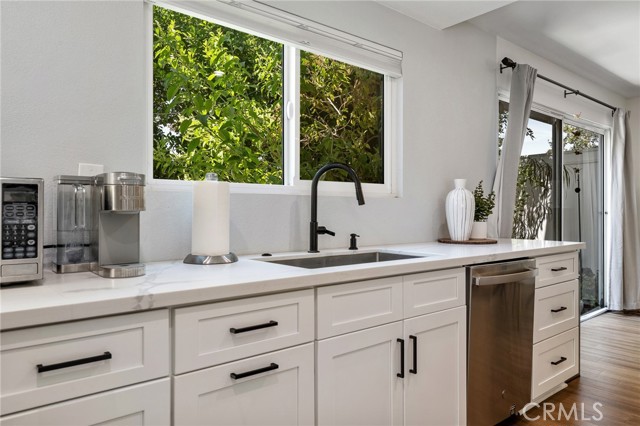 14300 Terra Bella Street, Panorama City CA: https://media.crmls.org/medias/5bab2c96-a849-4aa6-bd7f-3251ffba21f4.jpg