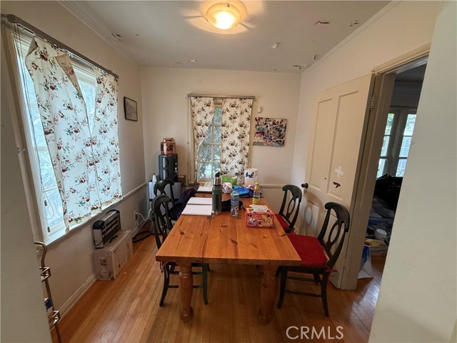 1536 Malcolm Avenue, Los Angeles CA: https://media.crmls.org/medias/5bab352b-41a5-47c5-b650-db2c9370dbcb.jpg
