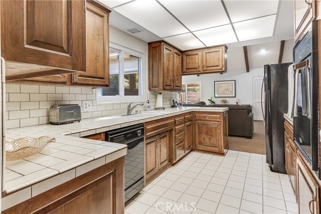 5420 Montemalaga Drive, Rancho Palos Verdes CA: https://media.crmls.org/medias/5babc87a-8ed6-4a2b-b1db-b99881d4a460.jpg