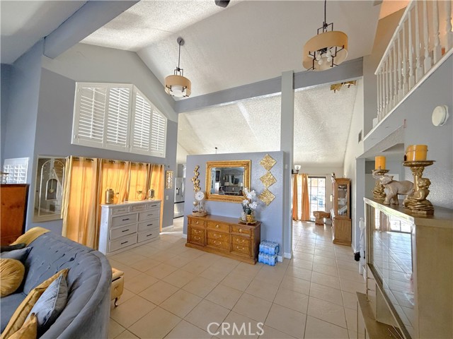 Detail Gallery Image 9 of 46 For 5102 Cantlewood, Palmdale,  CA 93552 - 4 Beds | 3 Baths