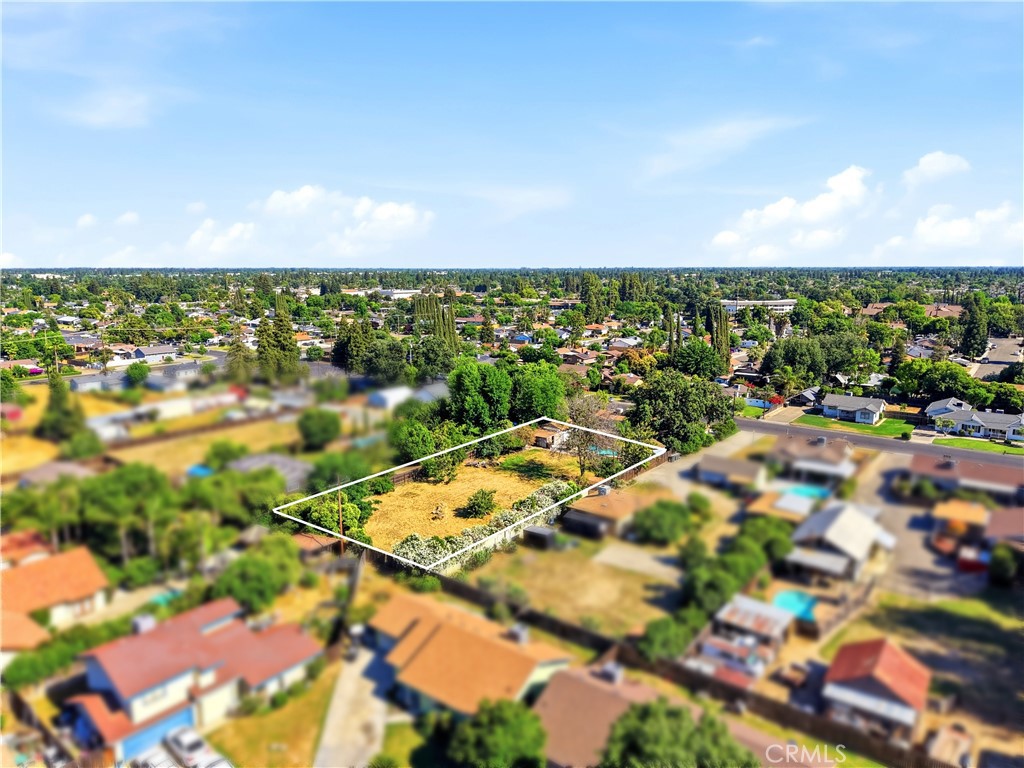 https://media.crmls.org/medias/5bac1768-8b7f-4dac-8cf5-a362c637d4b1.jpg?preset=X-Large