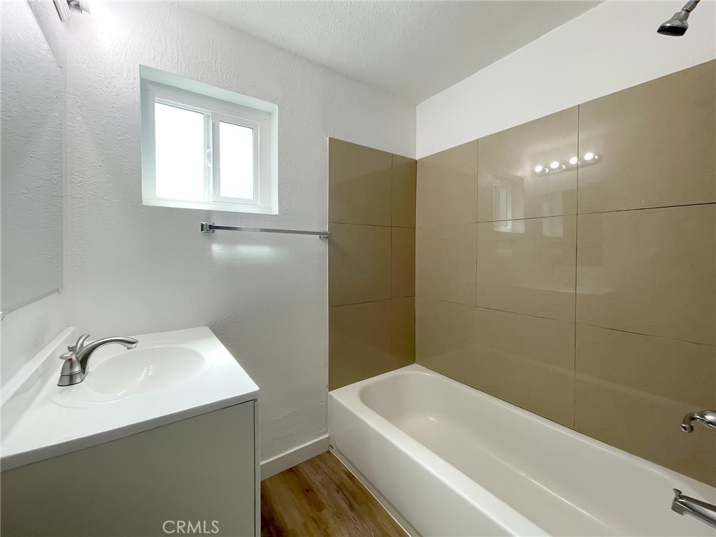 https://media.crmls.org/medias/5badae3b-6800-4bd4-9420-f9aa86918449.jpg?preset=X-Large