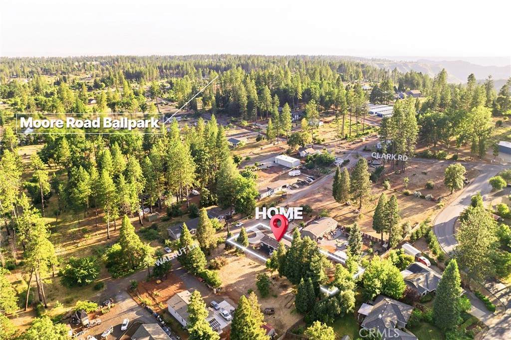https://media.crmls.org/medias/5bb08139-811b-4c32-ab96-d81749643c3e.jpg?preset=X-Large