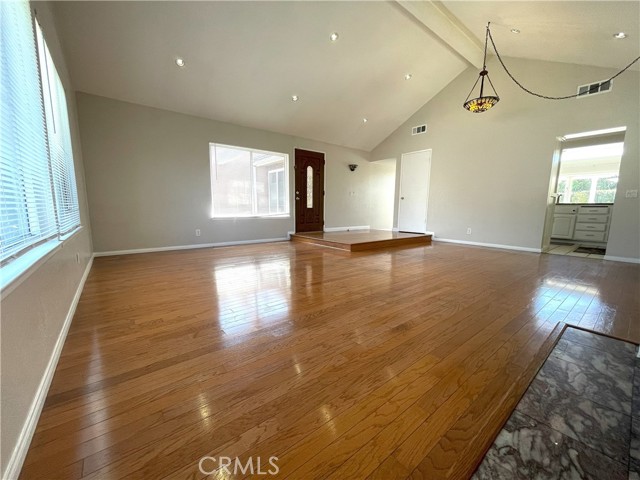 4470 Avenida Granada, Cypress CA: https://media.crmls.org/medias/5bb0997f-1608-4be3-ba0f-ffff4d11e745.jpg