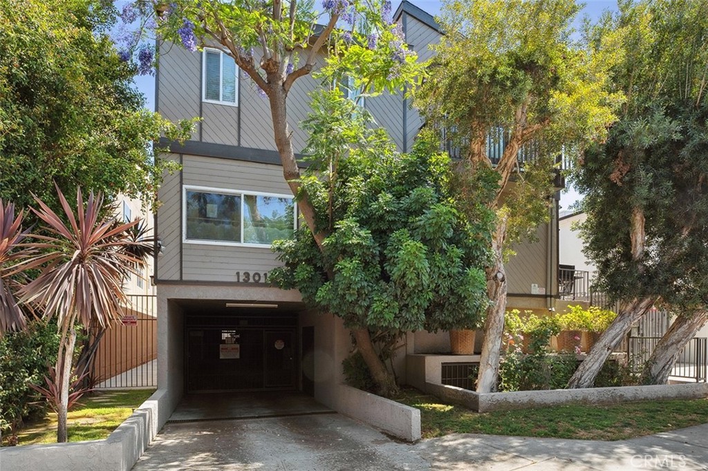 13012 Valleyheart Drive #8