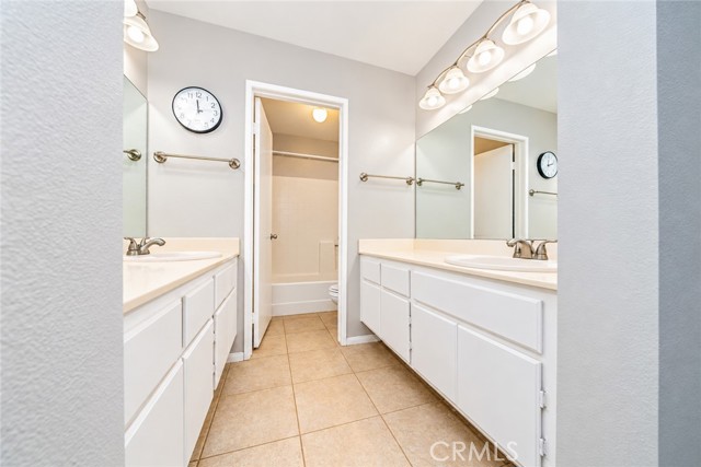 4 Bed Home for Sale in Apple Valley, California