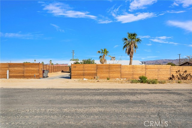 Detail Gallery Image 2 of 34 For 4789 Avenida Del Sol, Joshua Tree,  CA 92252 - 2 Beds | 2 Baths