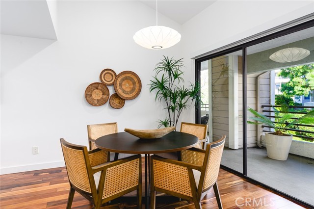 Detail Gallery Image 14 of 74 For 280 Cagney Ln #301,  Newport Beach,  CA 92663 - 2 Beds | 2 Baths