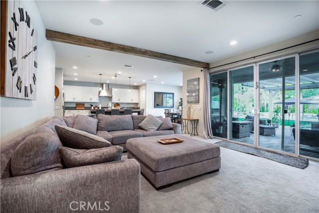 Detail Gallery Image 16 of 32 For 28604 Foothill, Saugus,  CA 91350 - 4 Beds | 3 Baths