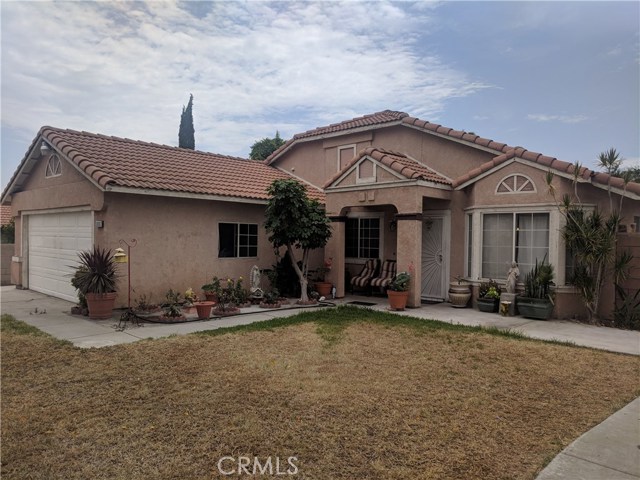 8906 Larkspur Dr, Fontana, CA 92335