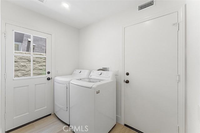 13381 Presidio Place, Tustin CA: https://media.crmls.org/medias/5bb66c44-c7d9-4022-b785-a2dd49676ef1.jpg