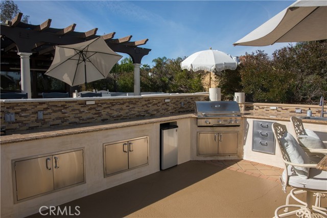 Detail Gallery Image 11 of 67 For 10071 Highcliff Drive, Santa Ana,  CA 92705 - 5 Beds | 3/1 Baths