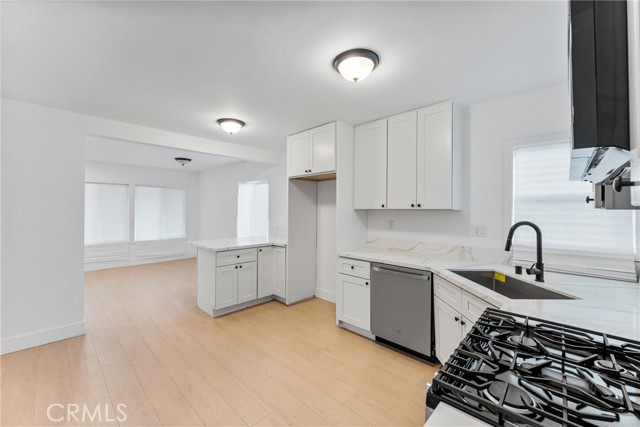 Detail Gallery Image 3 of 22 For 4909 Fidler, Lakewood,  CA 90712 - 3 Beds | 2 Baths