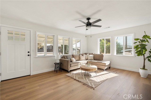 11268 Roswell Avenue, Pomona CA: https://media.crmls.org/medias/5bb744de-862a-42ba-b78b-cec966fc99bd.jpg