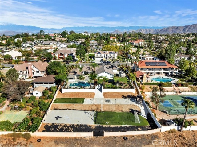 Detail Gallery Image 6 of 70 For 1042 Coronet, Riverside,  CA 92506 - 4 Beds | 4/1 Baths