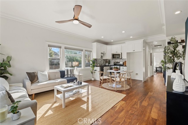 Detail Gallery Image 5 of 17 For 2546 E 10th, Long Beach,  CA 90804 - 2 Beds | 2 Baths