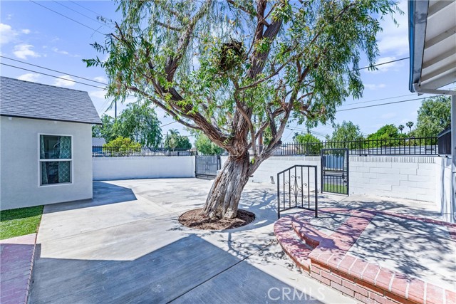 Detail Gallery Image 31 of 50 For 1866 W 42nd St, Los Angeles,  CA 90062 - 4 Beds | 4/1 Baths