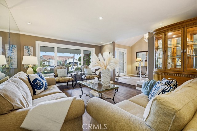 Detail Gallery Image 38 of 70 For 27451 Almendra, Mission Viejo,  CA 92691 - 5 Beds | 3 Baths