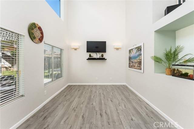 Detail Gallery Image 14 of 35 For 1034 Huntington Way, Perris,  CA 92571 - 4 Beds | 2/1 Baths