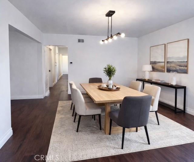 Detail Gallery Image 7 of 16 For 4515 W 137th, Hawthorne,  CA 90250 - 5 Beds | 4 Baths